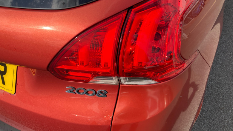 Peugeot 2008 1.2 PureTech Allure 5dr Petrol Estate